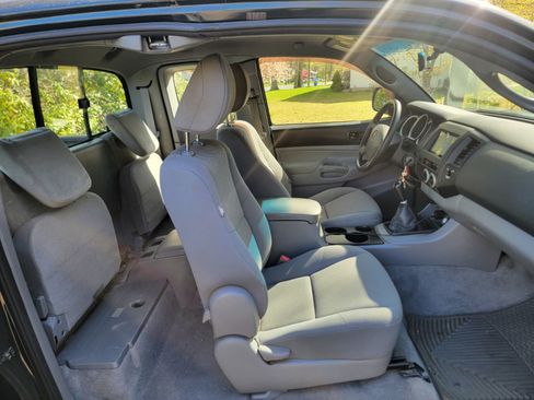 Used 2010 Toyota Tacoma 4x4 Access Cab image 7