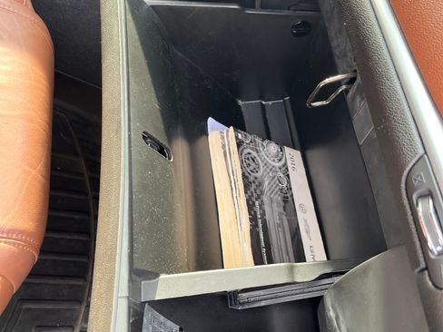 Used 2016 Chevrolet Traverse LT image 18