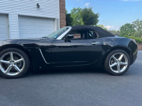 Used 2007 Saturn Sky Red Line RWD image 11