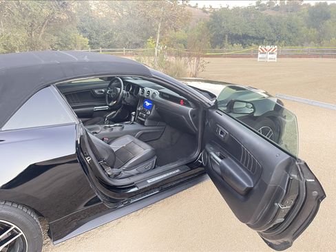 Used 2018 Ford Mustang Premium image 11