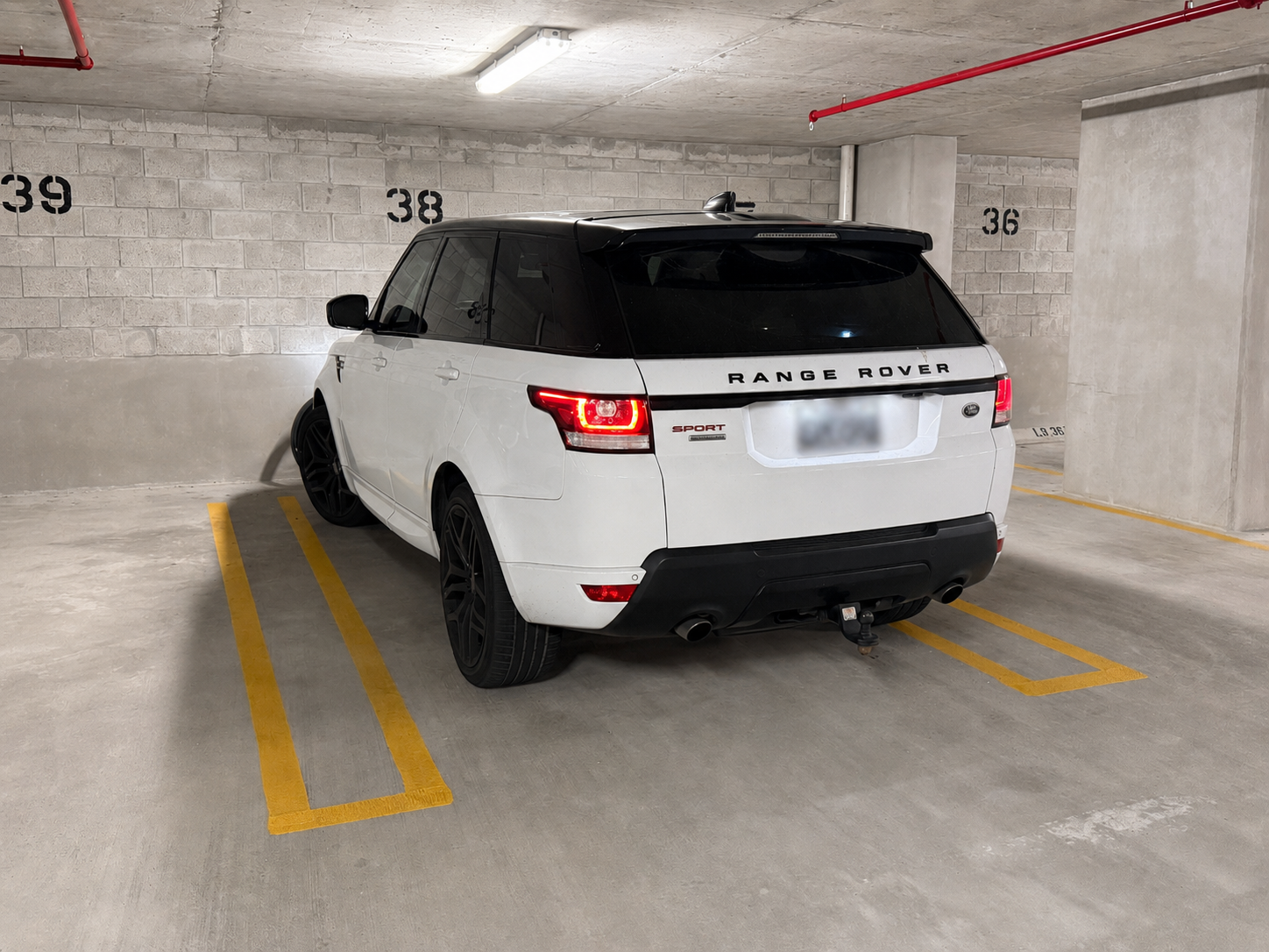 Used 2017 Land Rover Range Rover Sport Supercharged AWD/4WD image 2