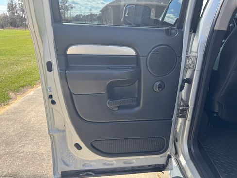 Used 2005 Dodge Ram 3500 Truck SLT image 9