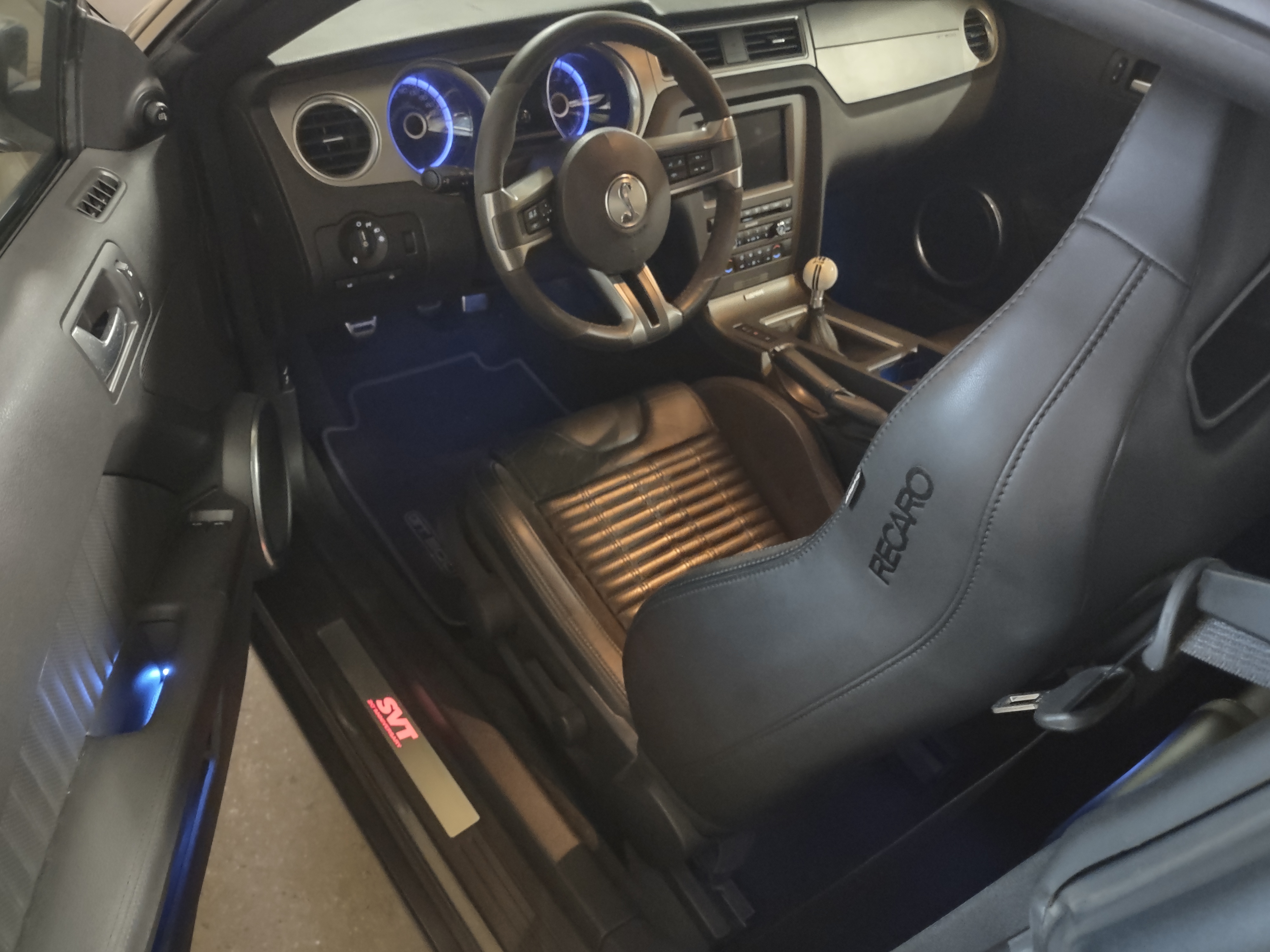 Used 2013 Ford Mustang Shelby GT500 w/ Electronics Pkg RWD image 2