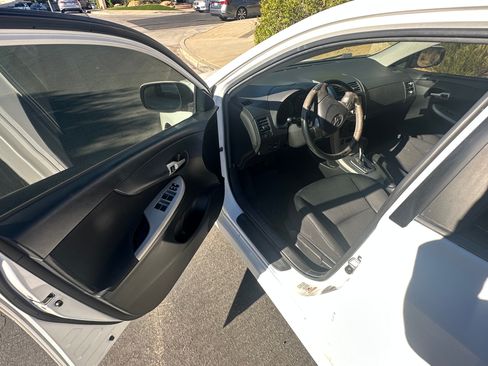 Used 2010 Toyota Corolla S image 2