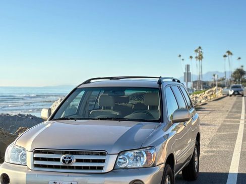 Used 2004 Toyota Highlander 2WD V6 image 1