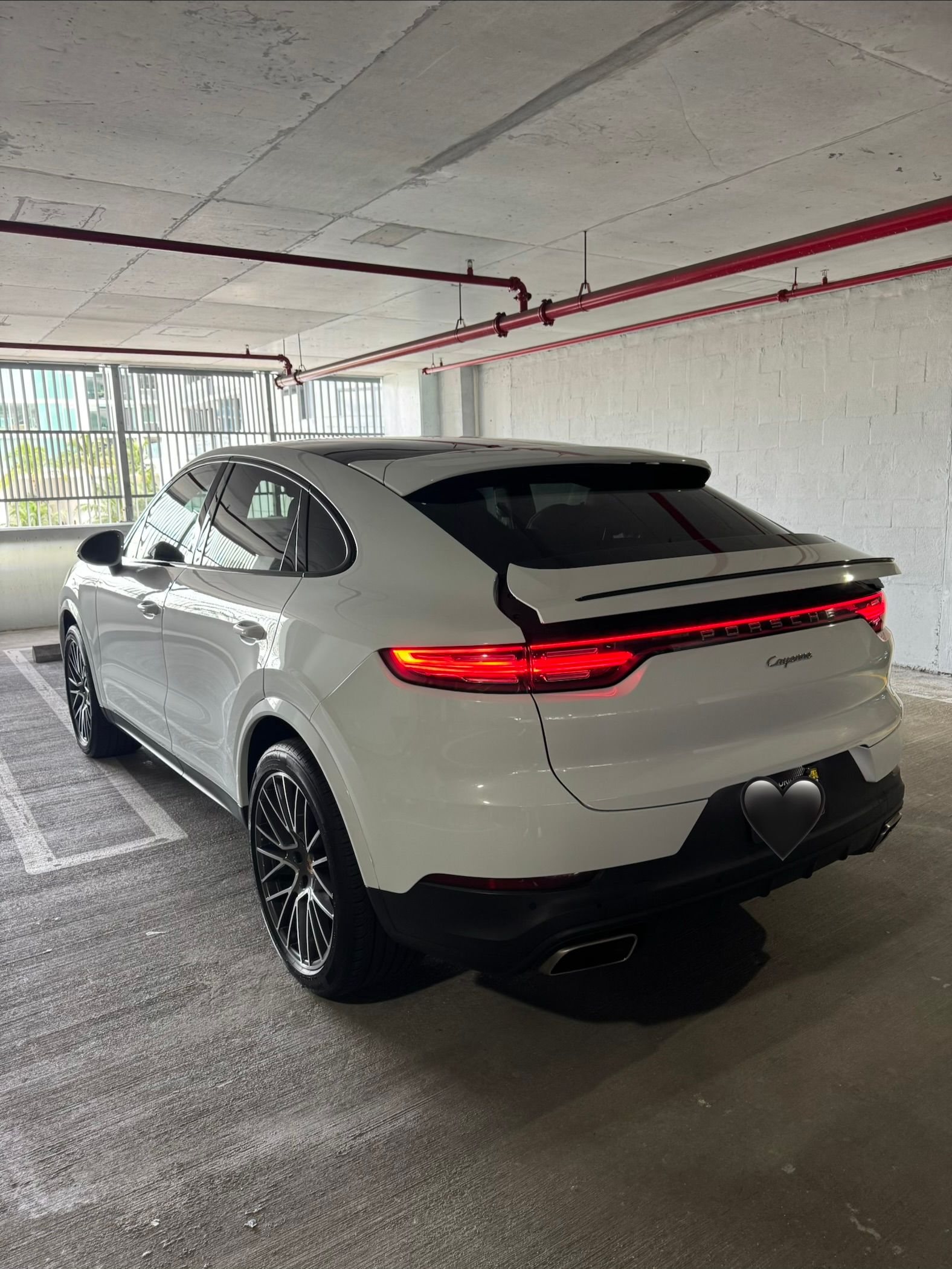 Used 2021 Porsche Cayenne Coupe AWD/4WD image 2
