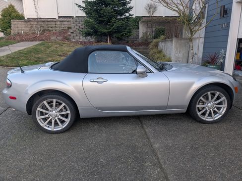 Used 2007 MAZDA MX-5 Miata Grand Touring w/ Premium Pkg image 14
