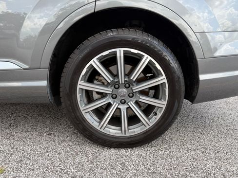 Used 2018 Audi Q7 3.0T Premium Plus w/ Premium Plus Package image 26