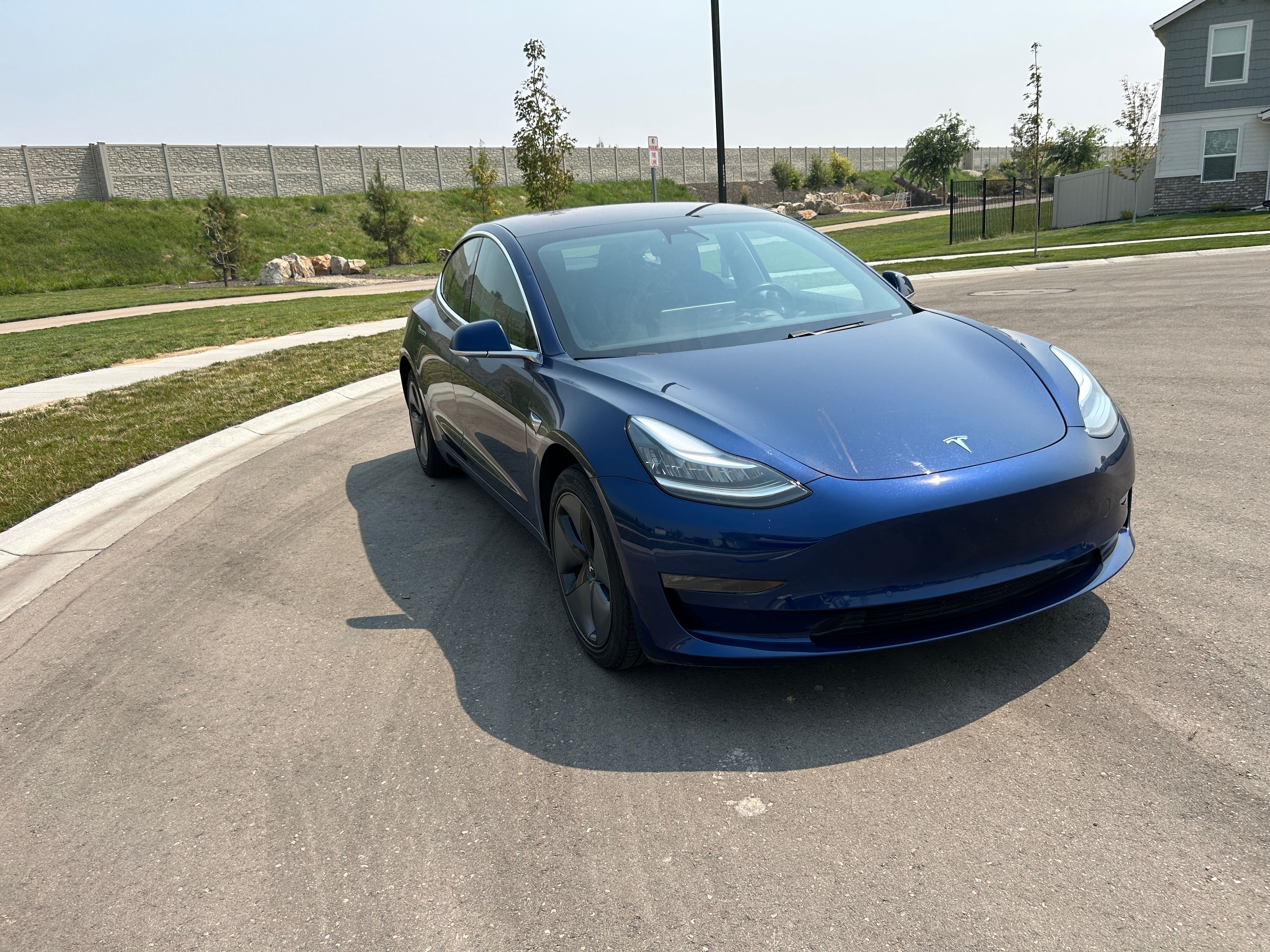 Used 2019 Tesla Model 3 Mid Range RWD image 4