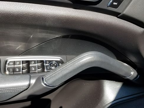 Used 2011 Porsche Cayenne S AWD/4WD image 17