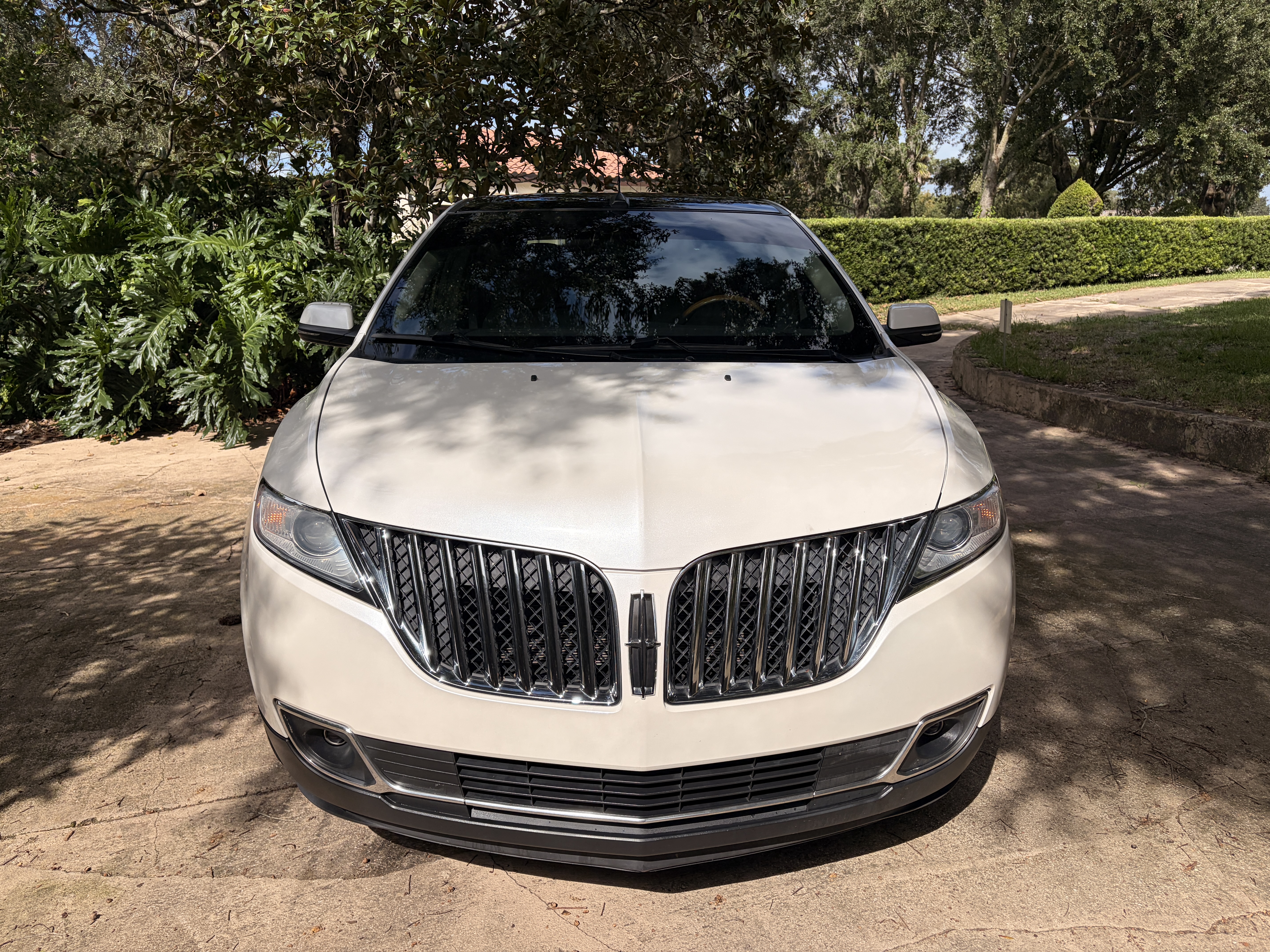 Used 2014 Lincoln MKX FWD w/ Equipment Group 102A image 4