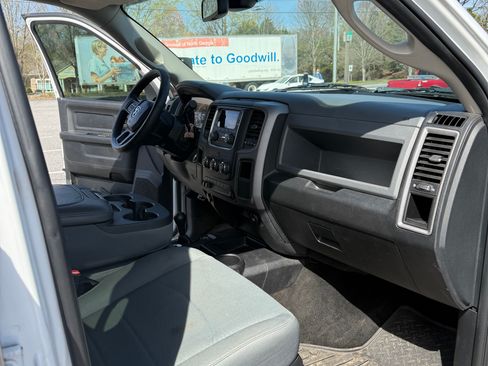 Used 2017 RAM 2500 Tradesman w/ Chrome Appearance Group image 5