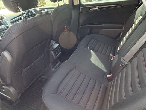 Used 2013 Ford Fusion SE image 8