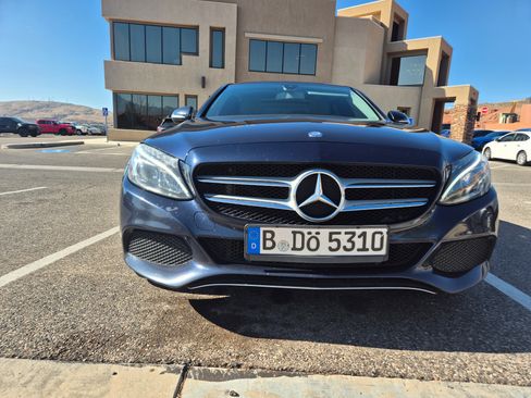 Used 2015 Mercedes-Benz C 300 4MATIC Sedan image 1