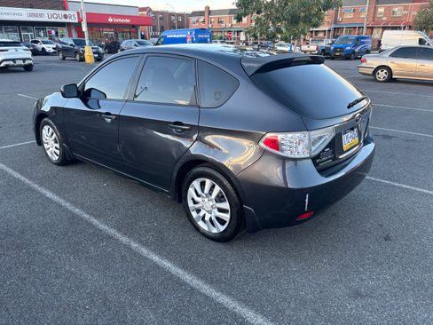 Used 2010 Subaru Impreza 2.5i AWD/4WD image 4