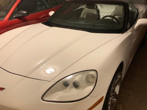 Used 2006 Chevrolet Corvette Convertible w/ Preferred Equipment Group RWD image 5