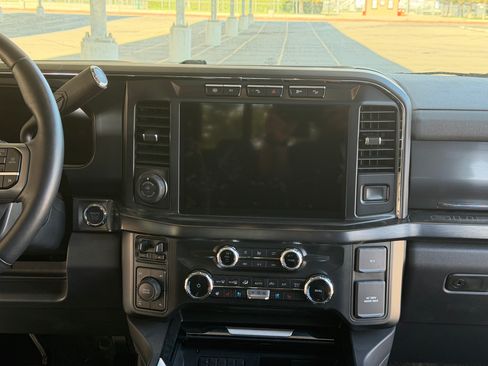 Used 2024 Ford F350 Lariat w/ Lariat Ultimate Package AWD/4WD image 18