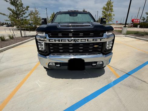 Used 2022 Chevrolet Silverado 2500 LT w/ Convenience Package AWD/4WD image 2