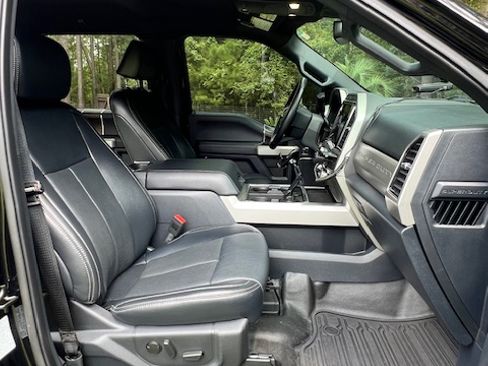 Used 2022 Ford F350 Lariat w/ Lariat Ultimate Package image 13