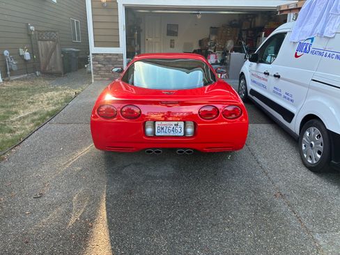 Used 2002 Chevrolet Corvette Coupe RWD image 6
