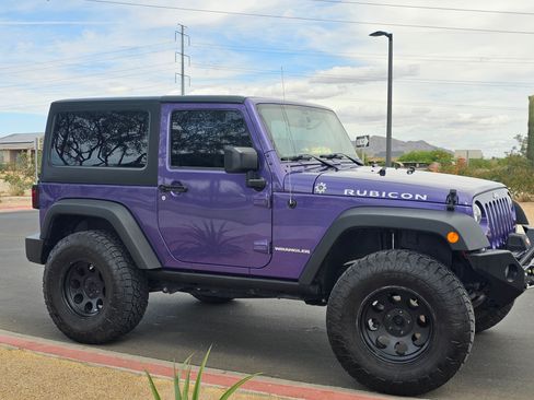 Used 2017 Jeep Wrangler Rubicon w/ Dual Top Group AWD/4WD image 2