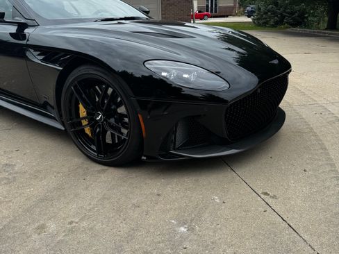 Used 2022 Aston Martin DBS Superleggera RWD image 13