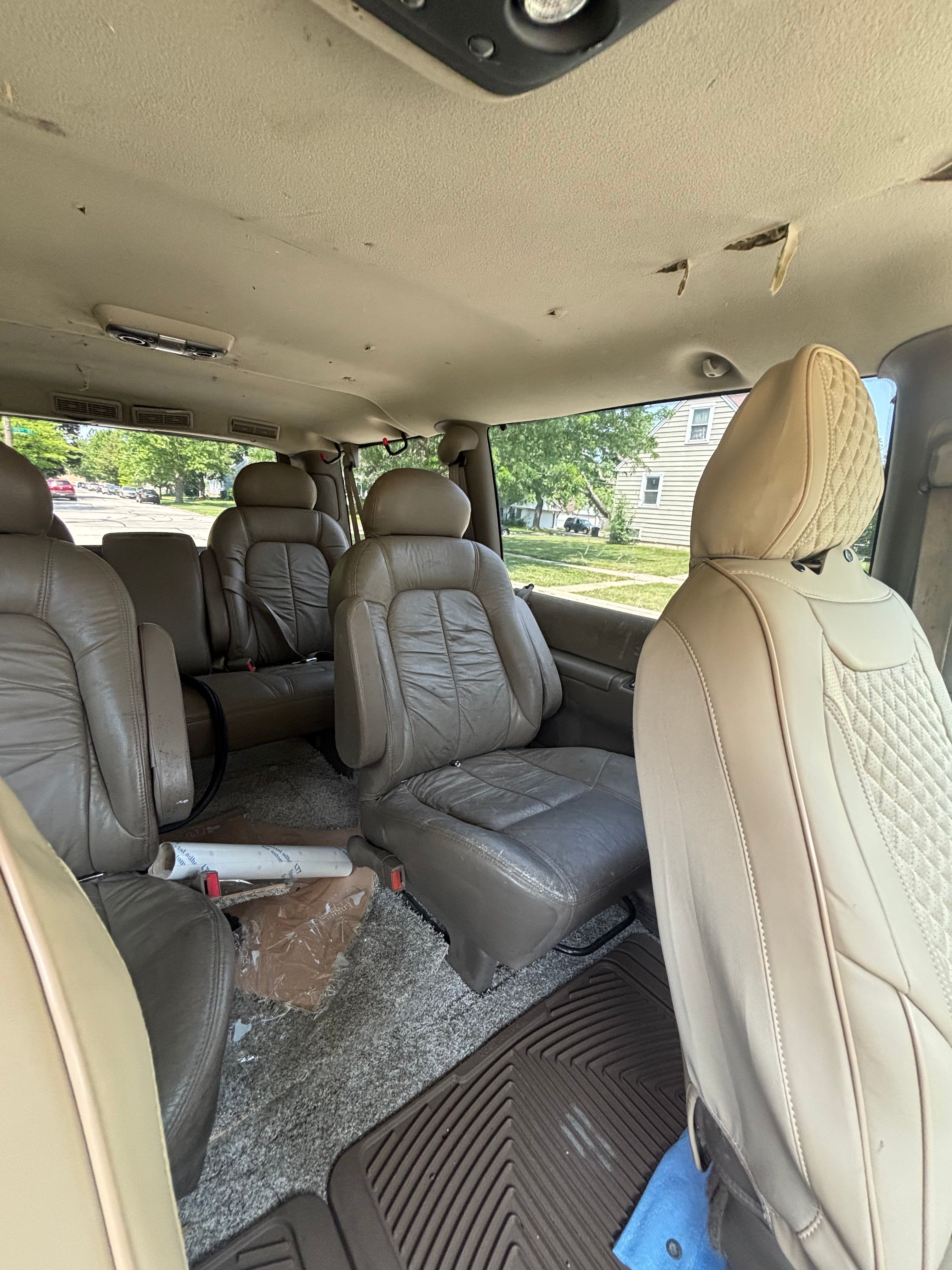 Used 2003 Chevrolet Astro Passenger AWD w/ LT Preferred Equipment Group image 15