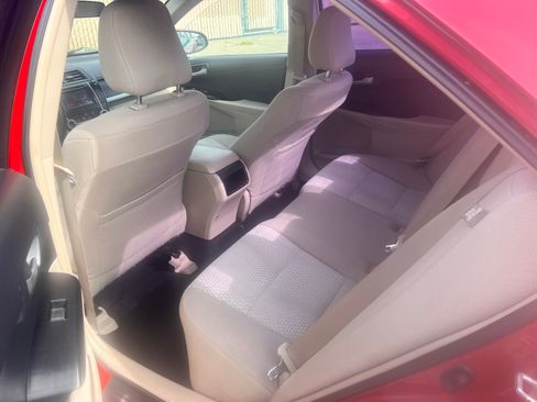 Used 2013 Toyota Camry LE image 10