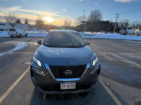 Used 2023 Nissan Rogue SV image 12