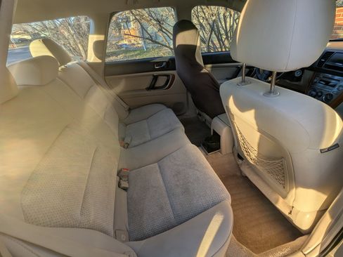 Used 2005 Subaru Outback 2.5i image 10