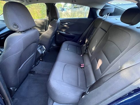 Used 2017 Chevrolet Malibu LT image 5