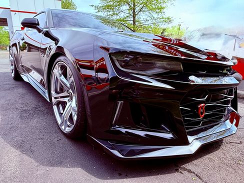 Used 2020 Chevrolet Camaro ZL1 image 2