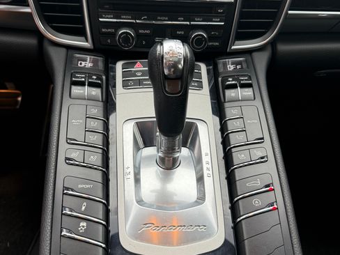 Used 2013 Porsche Panamera image 17