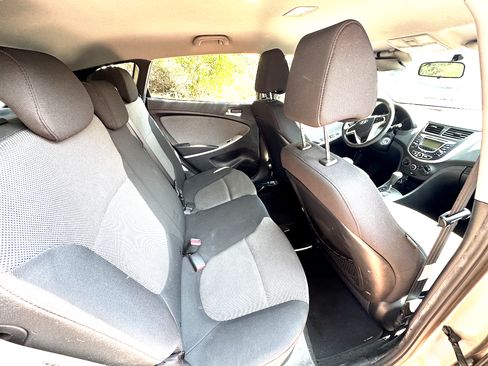 Used 2012 Hyundai Accent GS image 13