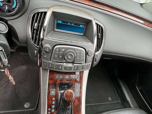 Used 2010 Buick LaCrosse CXL image 18