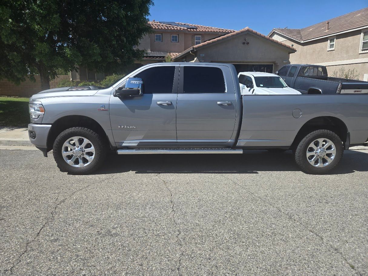 Used 2024 RAM 3500 Laramie w/ Sport Appearance Package AWD/4WD image 4