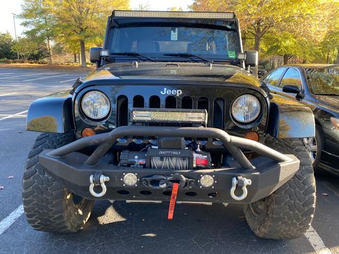 Used 2011 Jeep Wrangler Unlimited Sahara w/ Dual Top Group AWD/4WD image 6