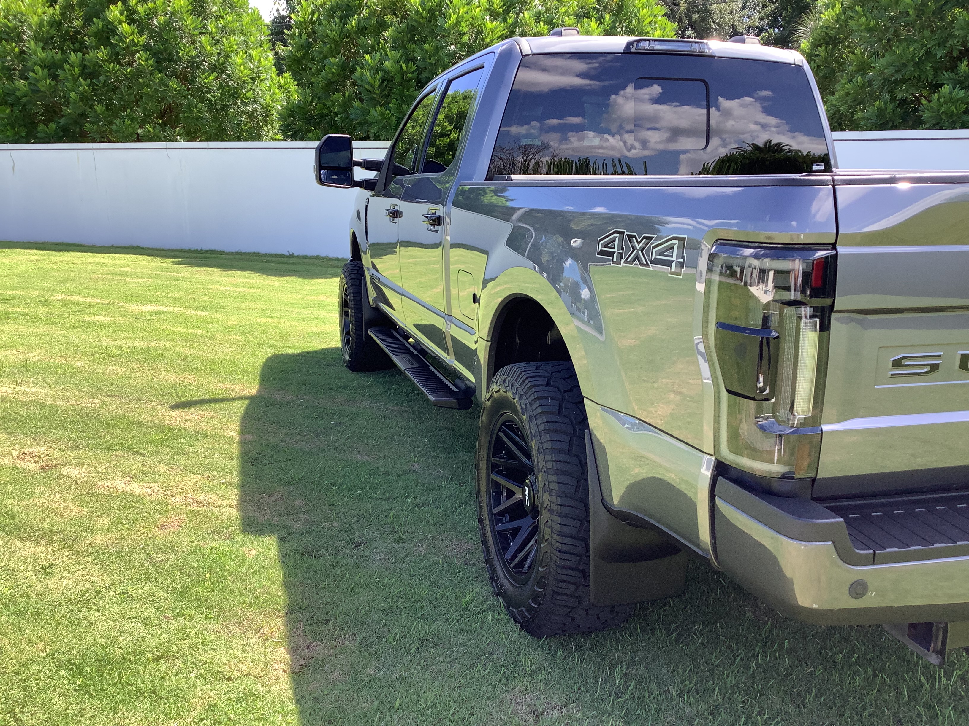 Used 2022 Ford F250 Lariat w/ Black Appearance Package AWD/4WD image 12