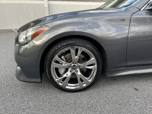 Used 2011 INFINITI M56 w/ Sport Pkg image 12