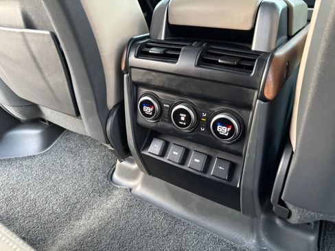 Used 2020 Land Rover Defender 110 HSE image 19