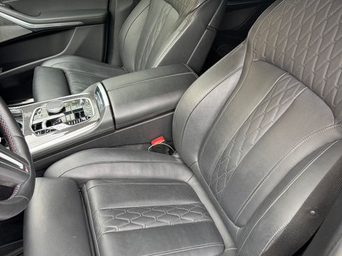 Used 2024 BMW X7 M60i AWD/4WD image 13