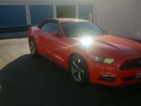 Used 2016 Ford Mustang Convertible w/ Equipment Group 051A image 8