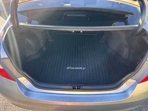 Used 2015 Toyota Camry LE image 8