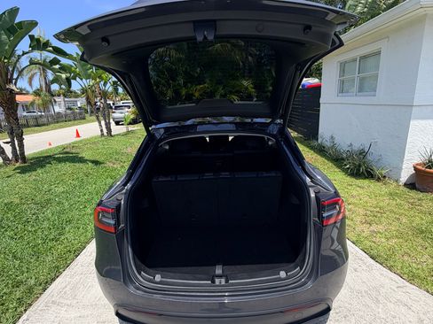 Used 2023 Tesla Model Y Long Range AWD/4WD image 8