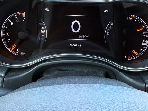 Used 2022 Jeep Grand Cherokee Laredo E w/ Security & Convenience Group image 16