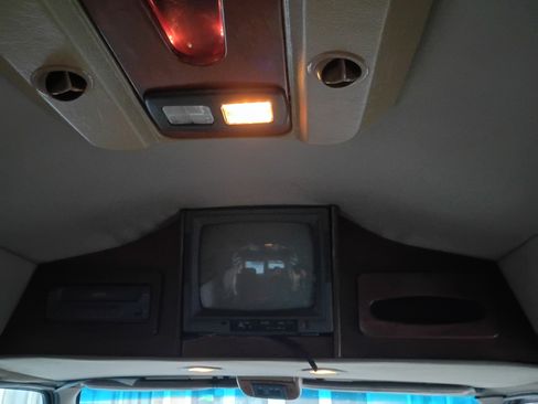 Used 1999 Ford E-150 and Econoline 150 image 6