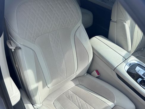 Used 2017 BMW 750i xDrive image 13