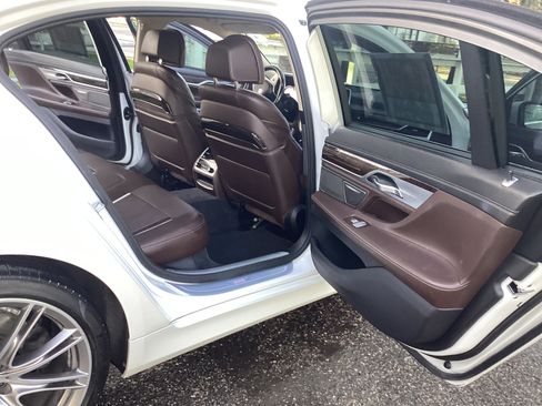 Used 2016 BMW 740i image 12