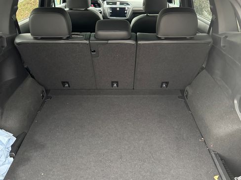 Used 2024 Volkswagen Tiguan SEL R-Line image 10