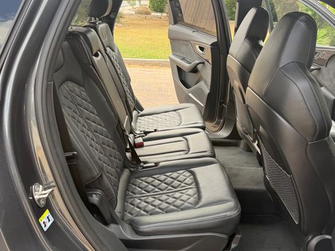 Used 2021 Audi SQ7 Prestige w/ Prestige Package AWD/4WD image 15
